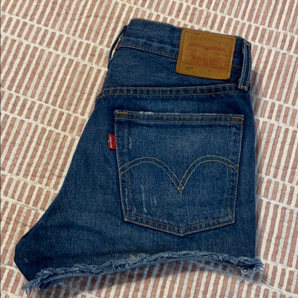 Levi Shorts - image 3